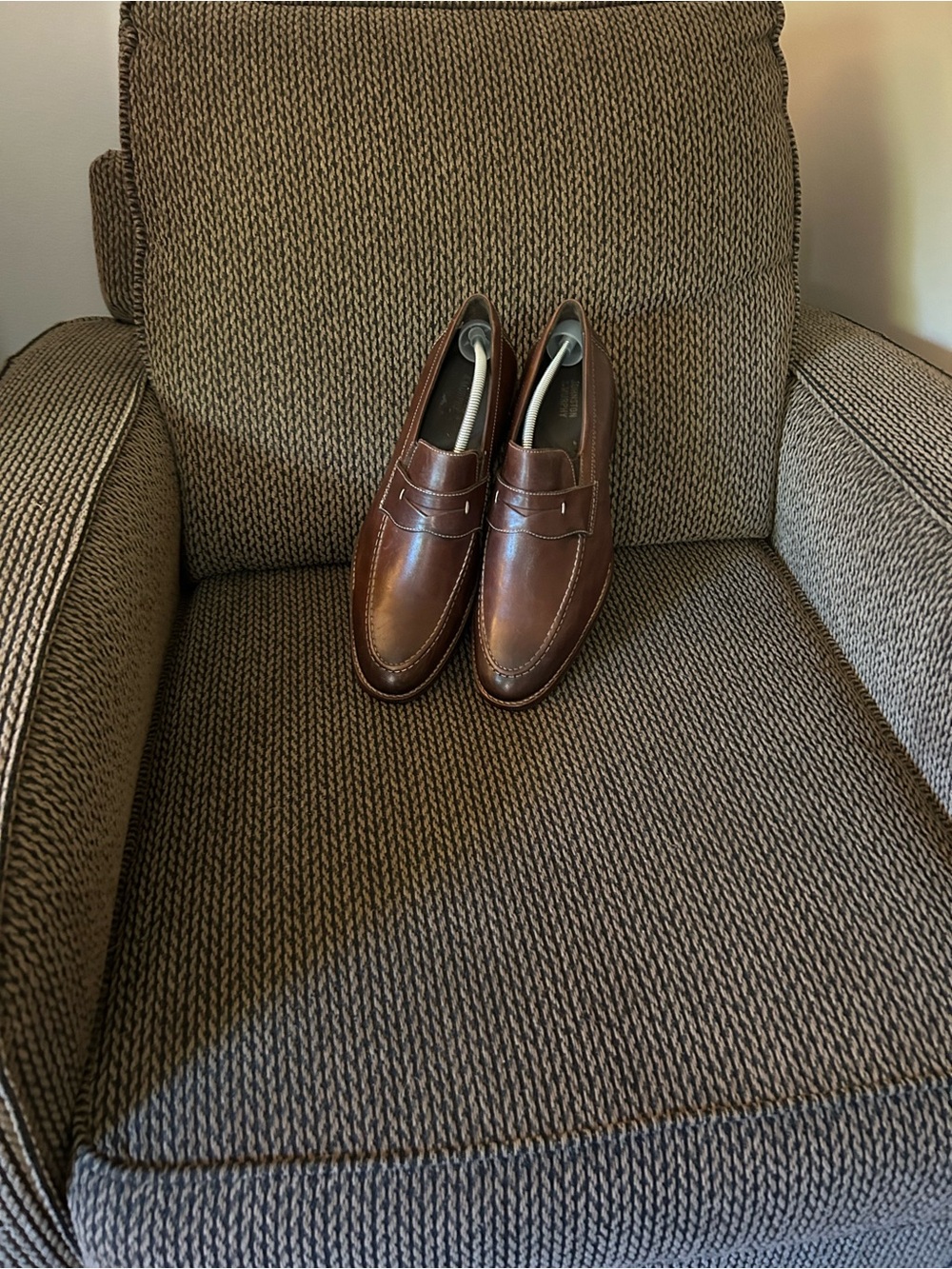 Johnston & Murphy Men's Chestnut Brown Leather Penny Loafers Safety Grip Sole